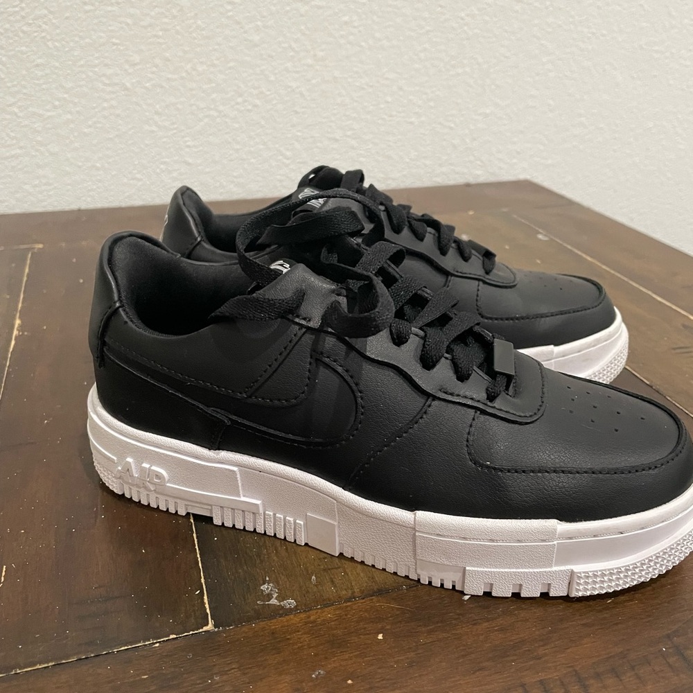Women’s Nike Air Force 1 Pixel